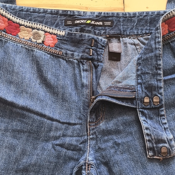 DKNY retro cropped summer jeans - Picture 2 of 9